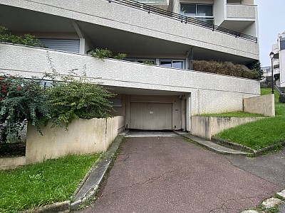 GARAGE A LOUER - ST CLOUD - 143,50€ charges comprises par mois