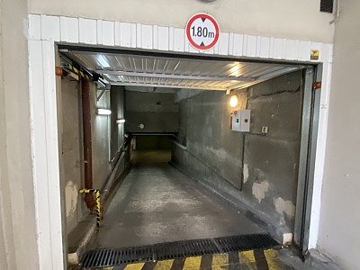 PARKING A LOUER - PARIS 17EME ARRONDISSEMENT - 180€ charges comprises par mois
