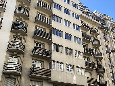 APPARTEMENT T2 A LOUER - PARIS 17EME ARRONDISSEMENT - 33.14 m2 - 1495€ charges comprises par mois