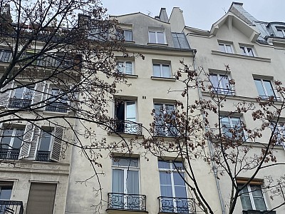 STUDIO A LOUER - PARIS 1ER ARRONDISSEMENT - 19.58 m2 - 765€ charges comprises par mois