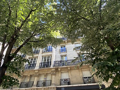 APPARTEMENT T1 A LOUER - PARIS 11EME ARRONDISSEMENT - 21.8 m2 - 849€ charges comprises par mois