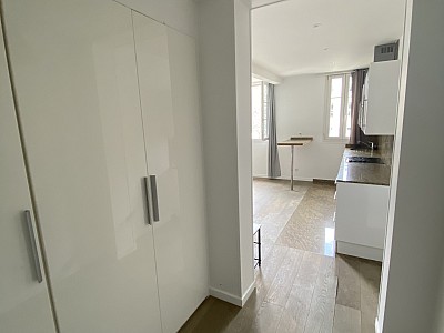 APPARTEMENT T1 A LOUER - PARIS 17EME ARRONDISSEMENT - 28.05 m2 - 1232€ charges comprises par mois