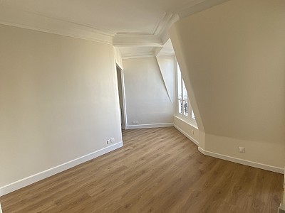 APPARTEMENT T1 A LOUER - PARIS 11EME ARRONDISSEMENT - 25.96 m2 - 987€ charges comprises par mois