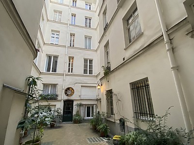APPARTEMENT T2 A LOUER - PARIS 7EME ARRONDISSEMENT - 30.1 m2 - 1 215,05 € charges comprises par mois