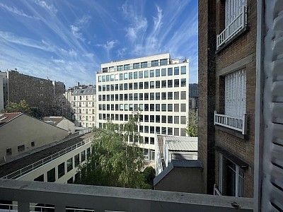 STUDIO A LOUER - PARIS 17EME ARRONDISSEMENT - 17.99 m2 - 960 &euro; charges comprises par mois
