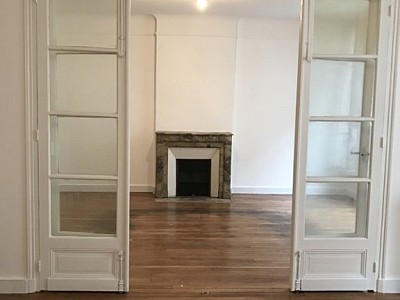 APPARTEMENT T5 A LOUER - PARIS 17EME ARRONDISSEMENT - 141.68 m2 - 4 207 &euro; charges comprises par mois