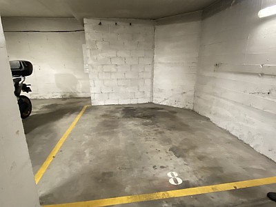 PARKING A LOUER - PARIS 17EME ARRONDISSEMENT - 1 m2 - 143,33 &euro; charges comprises par mois
