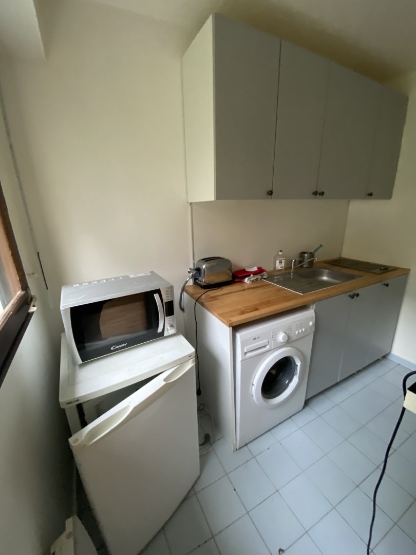 APPARTEMENT T1 A LOUER - PARIS 11EME ARRONDISSEMENT - 28.03 m2 - 1 190 € charges comprises par mois