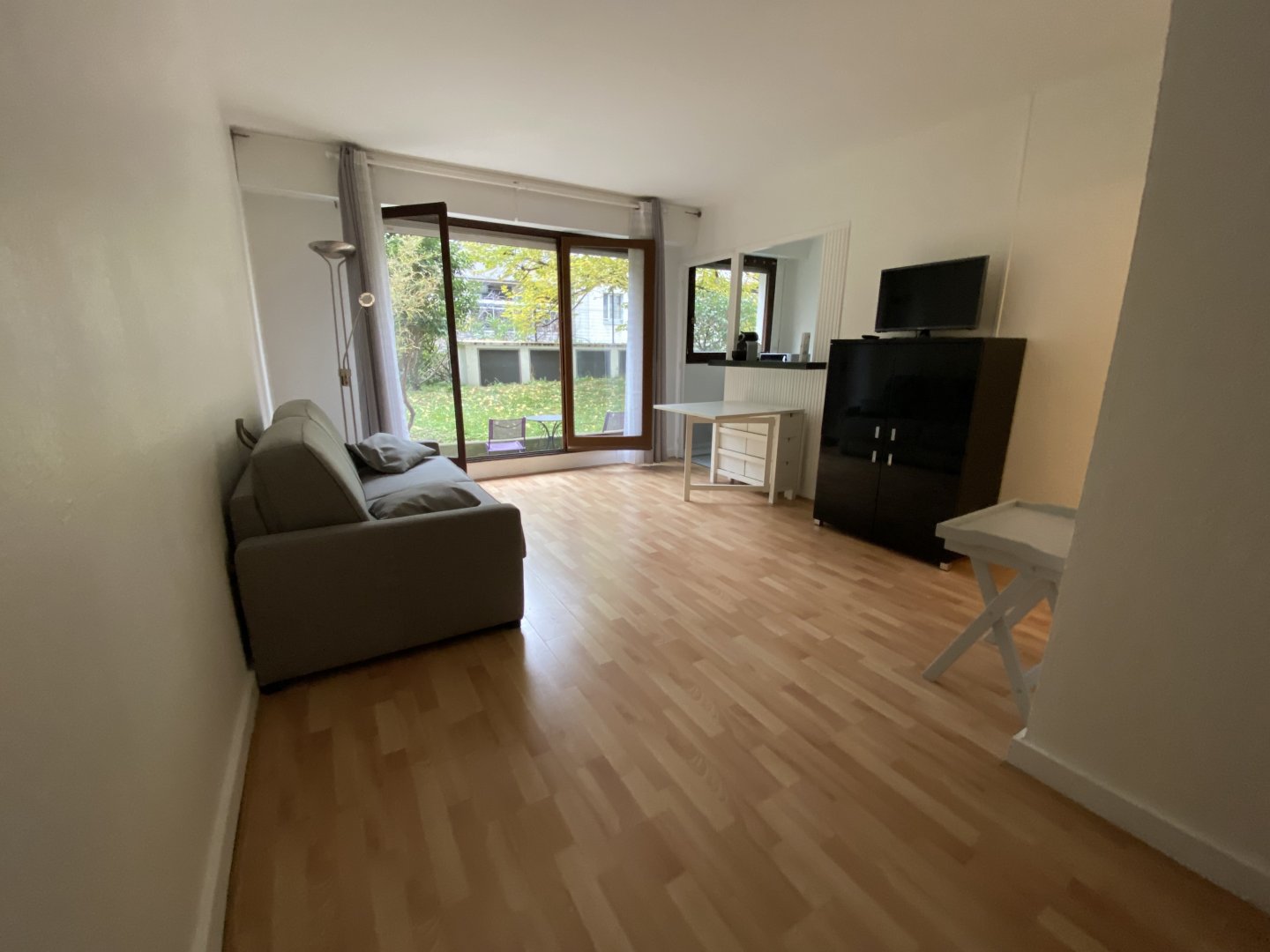 APPARTEMENT T1 A LOUER - PARIS 11EME ARRONDISSEMENT - 28.03 m2 - 1 190 € charges comprises par mois