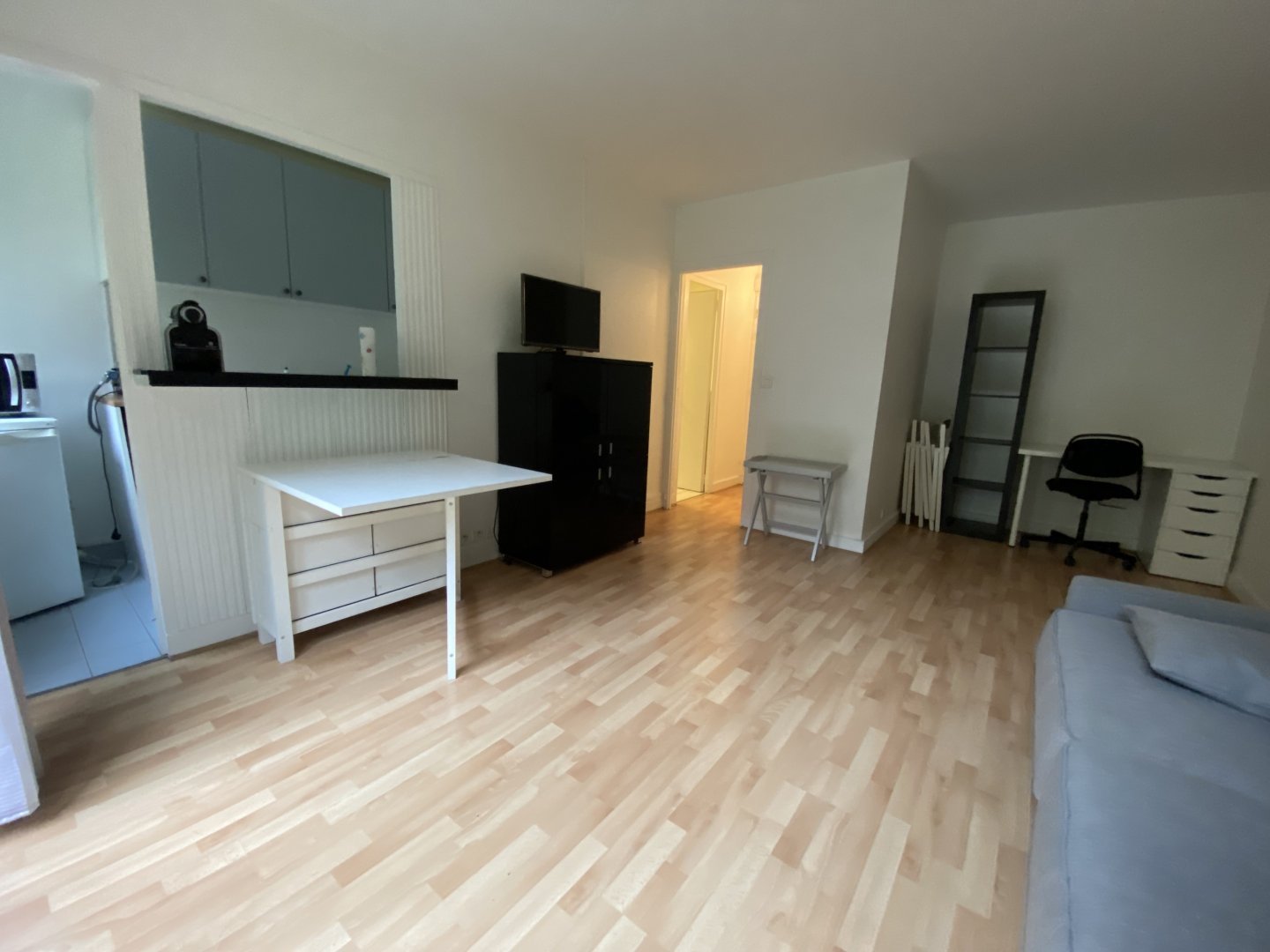 APPARTEMENT T1 A LOUER - PARIS 11EME ARRONDISSEMENT - 28.03 m2 - 1 190 € charges comprises par mois